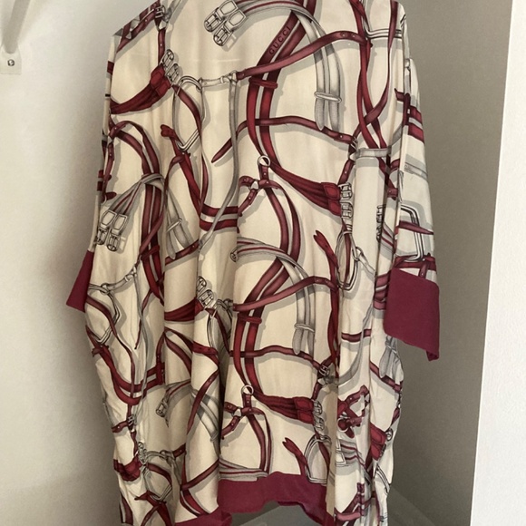 Vintage Gucci batwings blouse - Picture 2 of 4